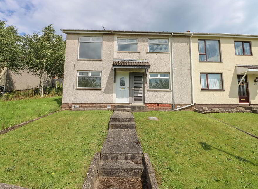 8 Cairnsmore Walk, Dundonald, Belfast, BT16 2SD photo