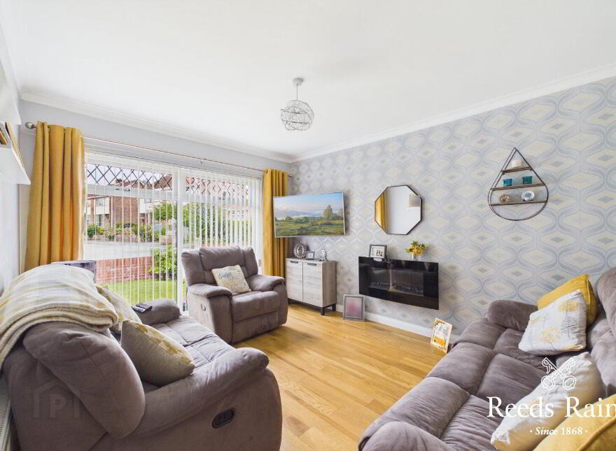 5 Whitla Crescent, Lisburn, BT28 3PT