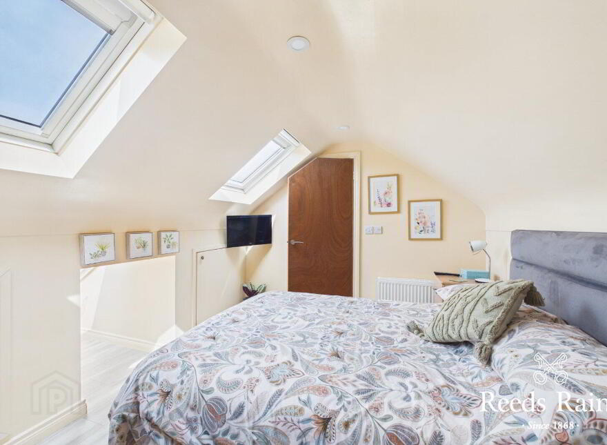 5 Whitla Crescent, Lisburn, BT28 3PT