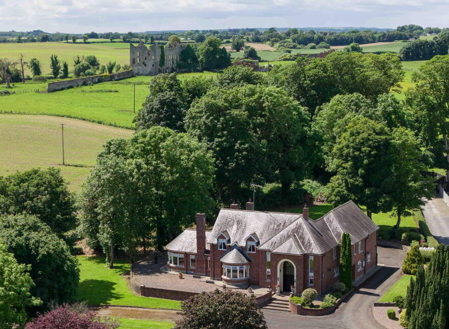 Louth Hall, Tallanstown, A91DY68