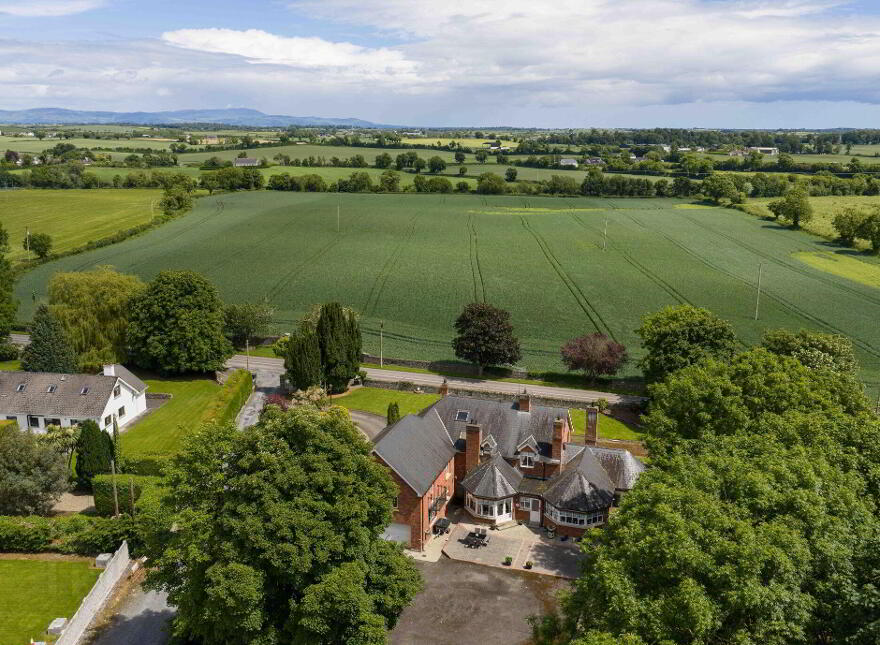 Louth Hall, Tallanstown, A91DY68