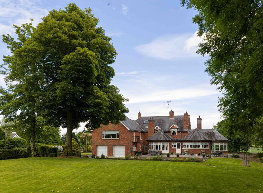 Louth Hall, Tallanstown, A91DY68