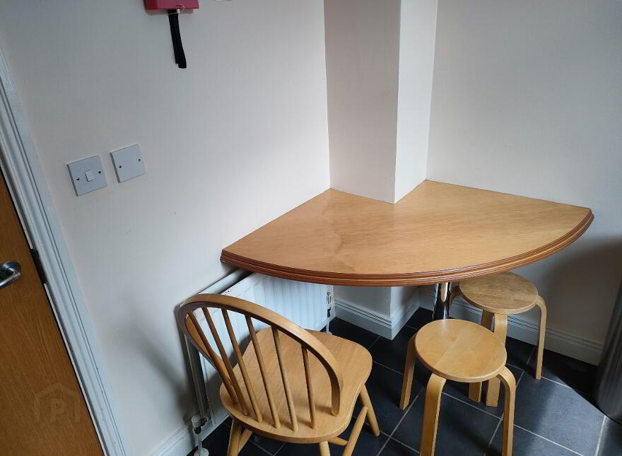 14 Fitzroy Avenue, Belfast, BT7 1HW