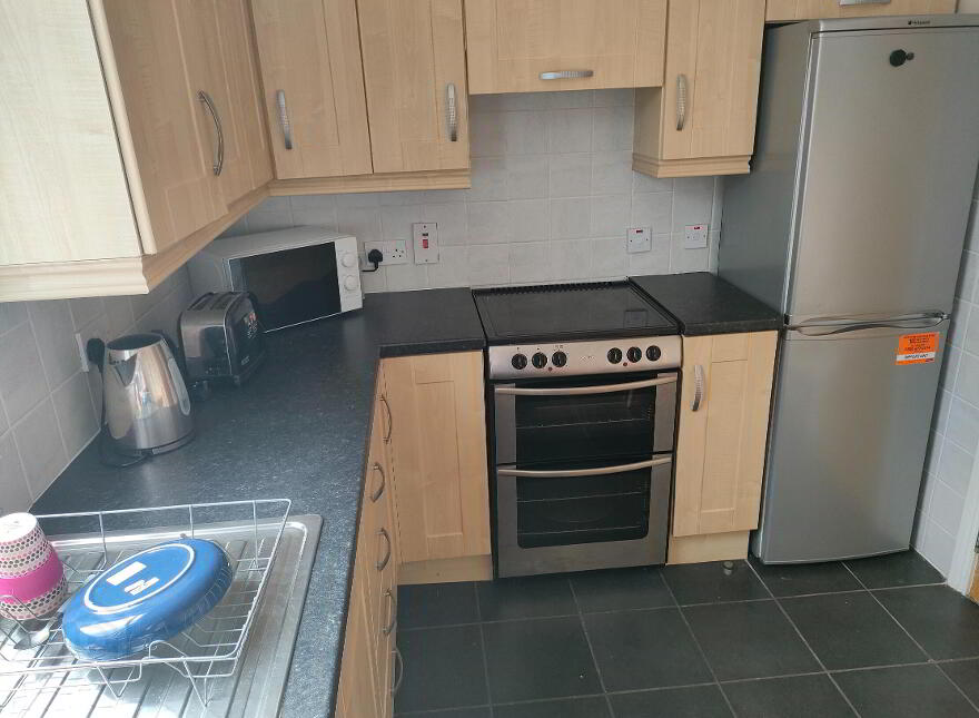 14 Fitzroy Avenue, Belfast, BT7 1HW