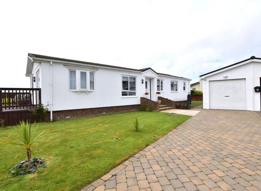 27 Kingfisher Way, Ballyhalbert, Newtownards, BT22 1BB photo