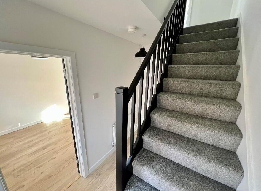 17 Hillsborough Gardens, Belfast, BT6 9DT