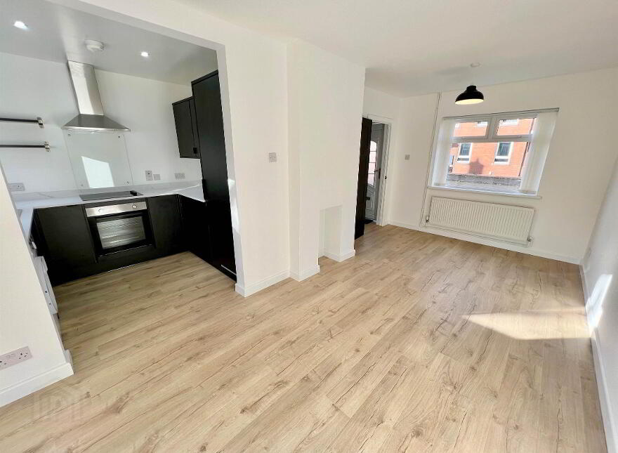 17 Hillsborough Gardens, Belfast, BT6 9DT