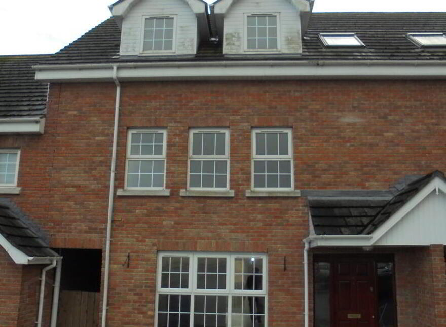 6 Wallace Court, Dromore, BT25 1TZ