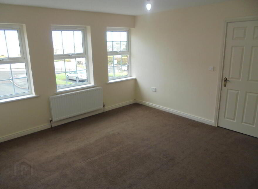 6 Wallace Court, Dromore, BT25 1TZ