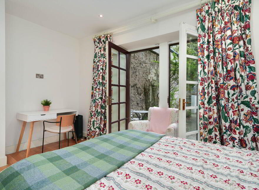 Apartment 5 Pembroke Manor, Pembroke Road, Ballsbridge, Dublin, D04HK09