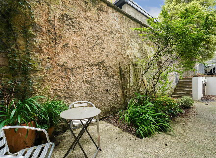 Apartment 5 Pembroke Manor, Pembroke Road, Ballsbridge, Dublin, D04HK09
