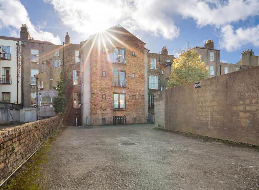 Apartment 5 Pembroke Manor, Pembroke Road, Ballsbridge, Dublin, D04HK09