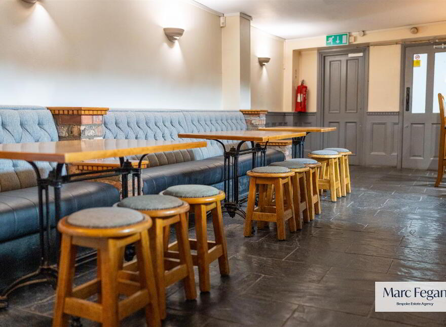 McInerneys Bar & Off Sales, 6-10 Dunbarton Street, Gilford, Craigavon, BT63 6HJ