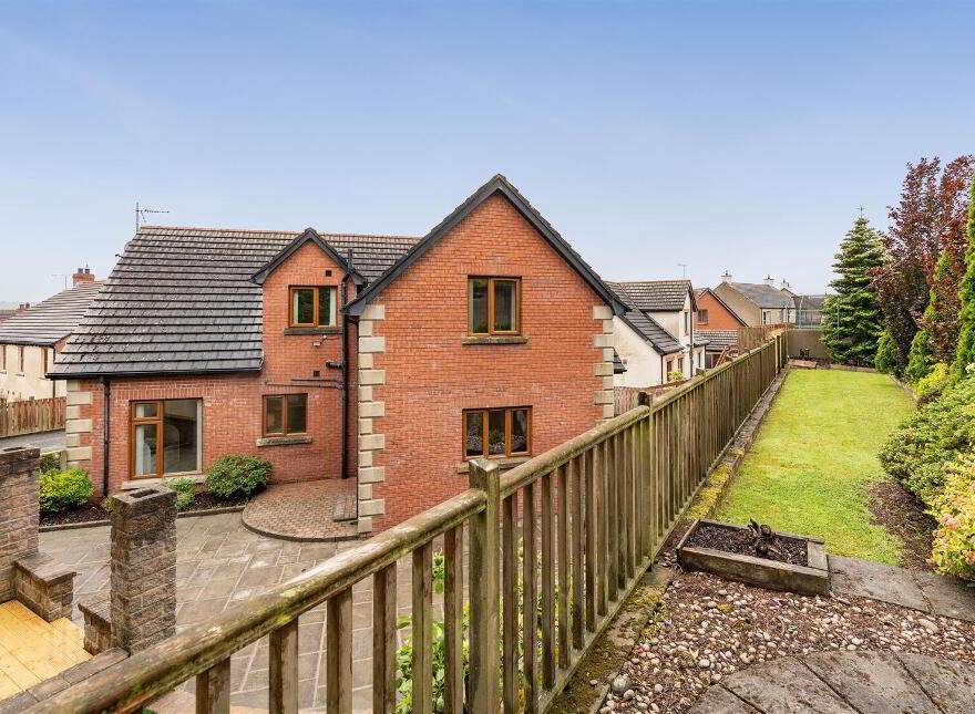 9 Drummond Park, Ballynahinch, BT24 8GE