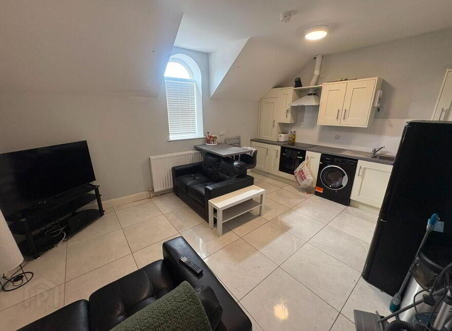 Apt 3, 23 Fitzroy Avenue, Belfast, BT7 1HS