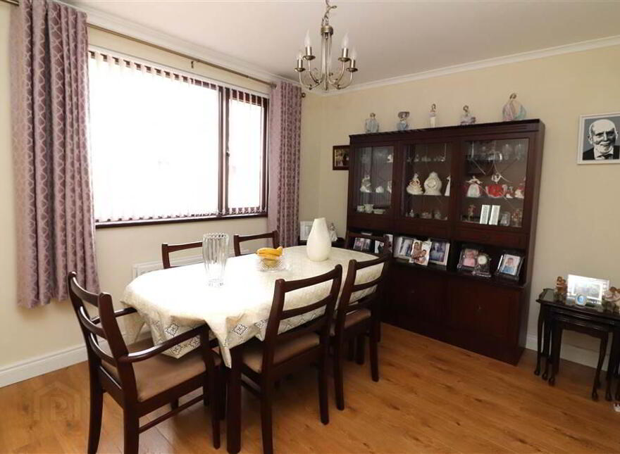 4 Drumlough Gardens, Moira Road, Lisburn, BT28 1RT