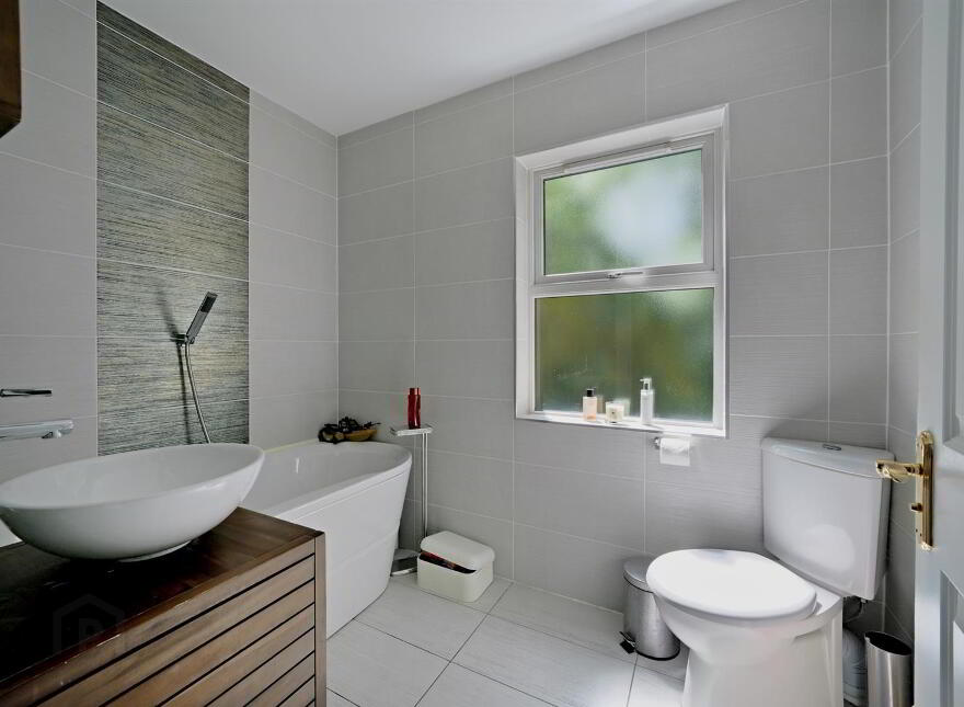 2c Wilshere Drive, Belfast, BT4 2GP