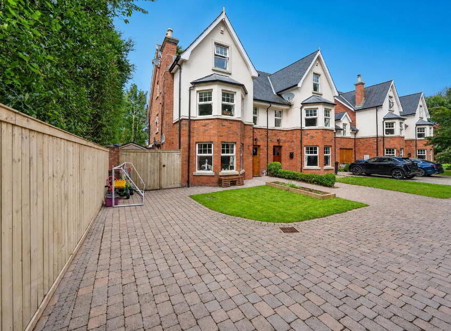 2c Wilshere Drive, Belfast, BT4 2GP
