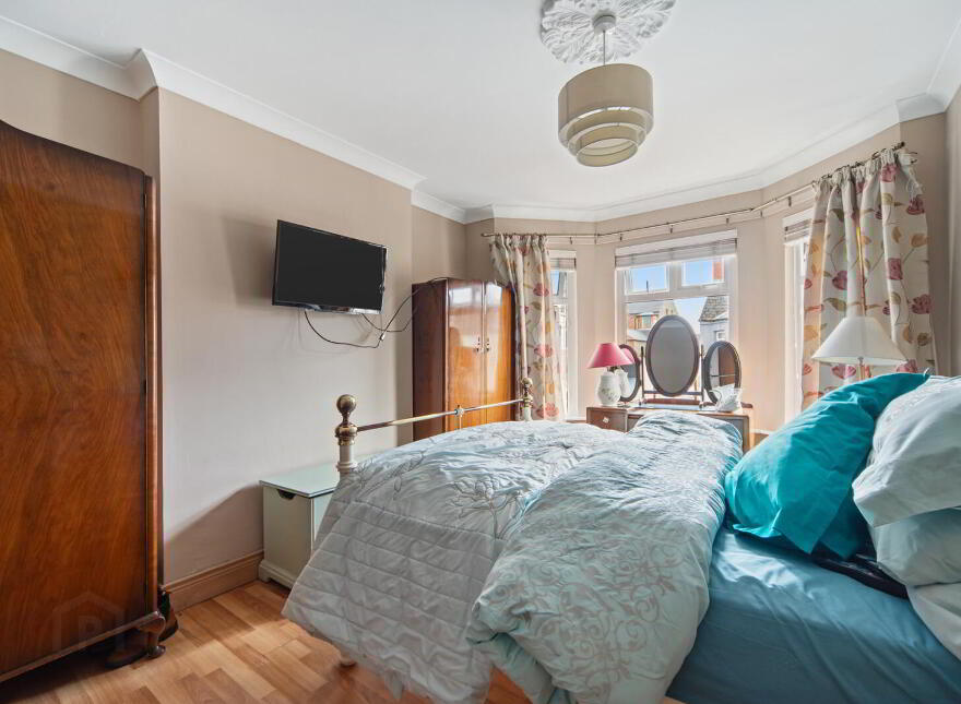 37 Willowbank Gardens, Belfast, BT15 5AJ