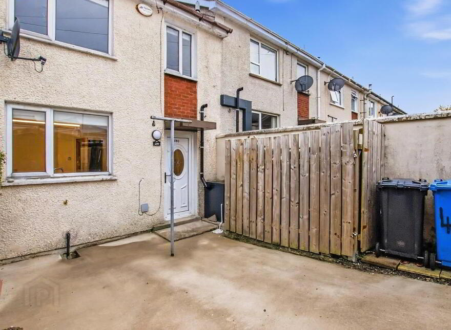 490 Carnhill, Derry / Londonderry, BT48 8BX