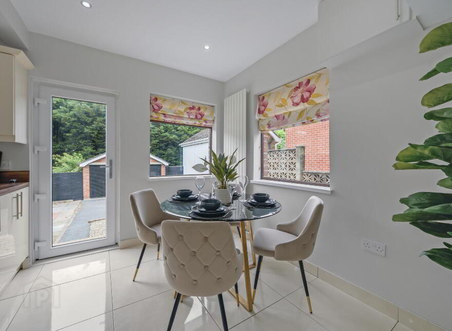 11 Burnbrae Avenue, Hillhall Road, Lisburn, BT27 5JE