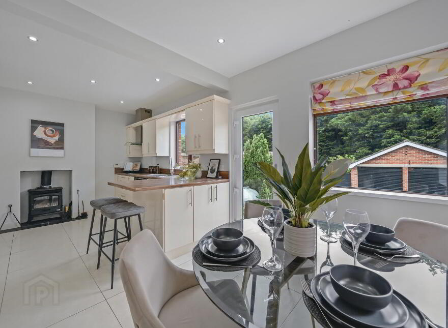 11 Burnbrae Avenue, Hillhall Road, Lisburn, BT27 5JE