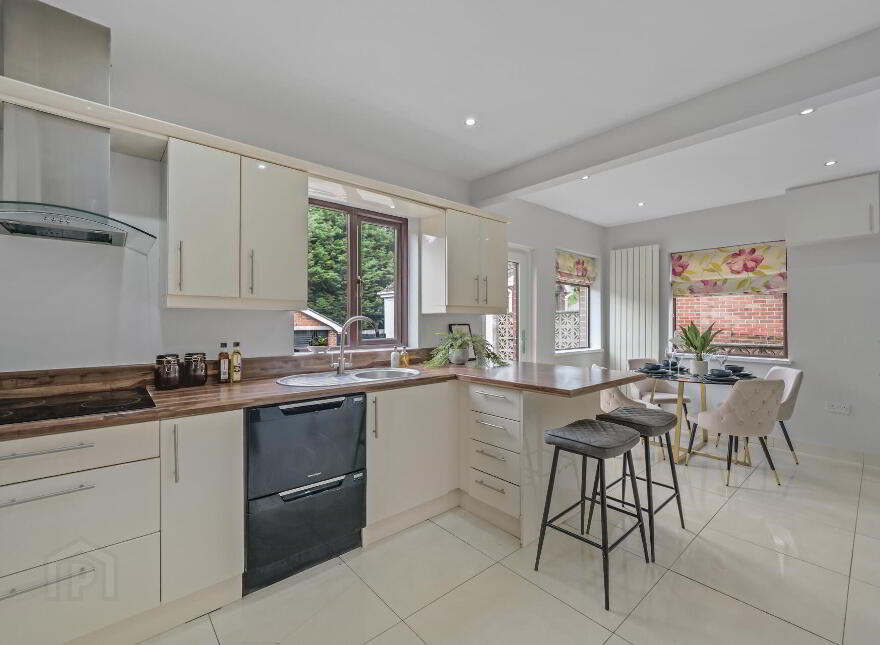 11 Burnbrae Avenue, Hillhall Road, Lisburn, BT27 5JE