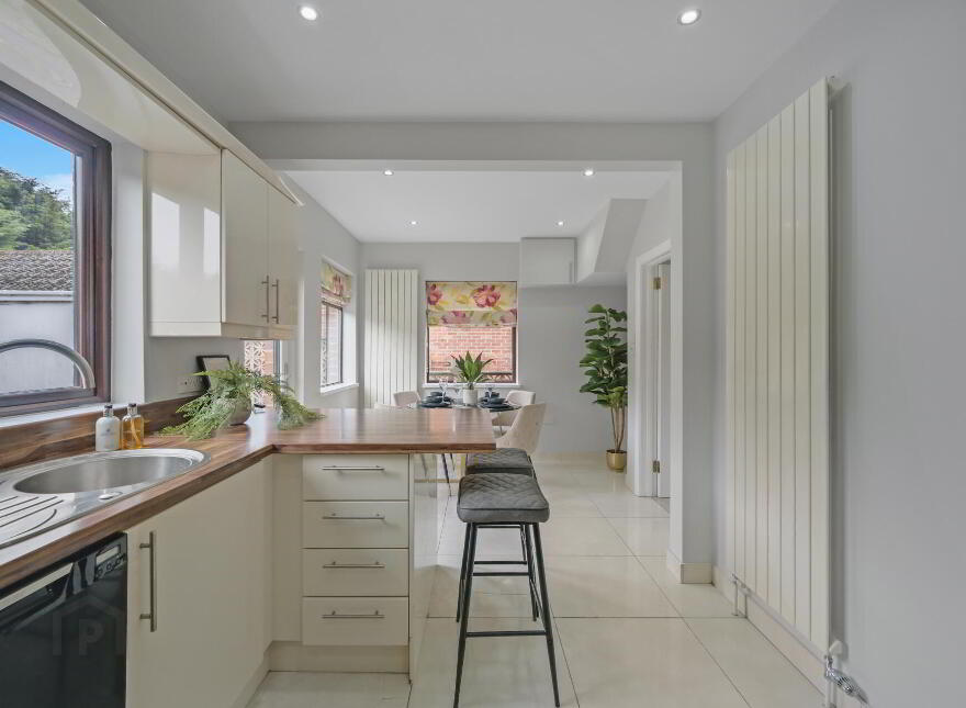 11 Burnbrae Avenue, Hillhall Road, Lisburn, BT27 5JE