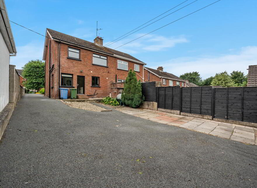 11 Burnbrae Avenue, Hillhall Road, Lisburn, BT27 5JE