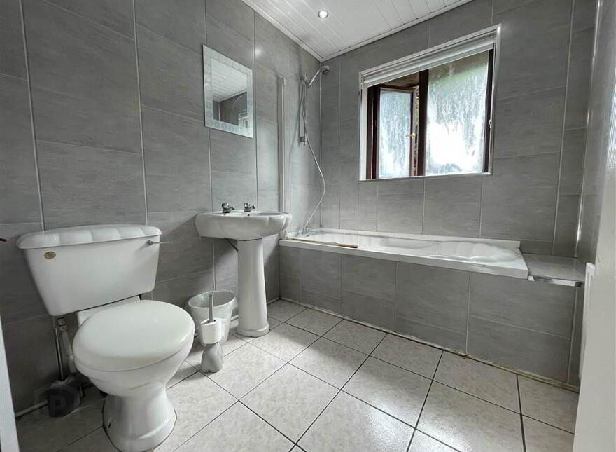 14 Lagmore Grove, Belfast, BT17 0TD