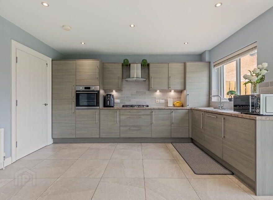16 Royal Ascot Mews, Carryduff, Belfast, BT8 8SD