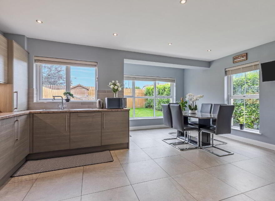 16 Royal Ascot Mews, Carryduff, Belfast, BT8 8SD