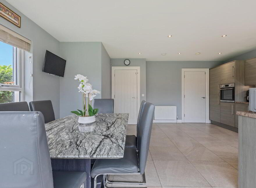 16 Royal Ascot Mews, Carryduff, Belfast, BT8 8SD