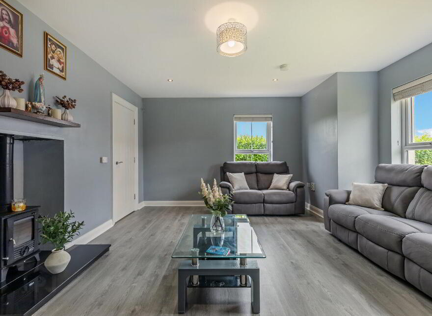 16 Royal Ascot Mews, Carryduff, Belfast, BT8 8SD