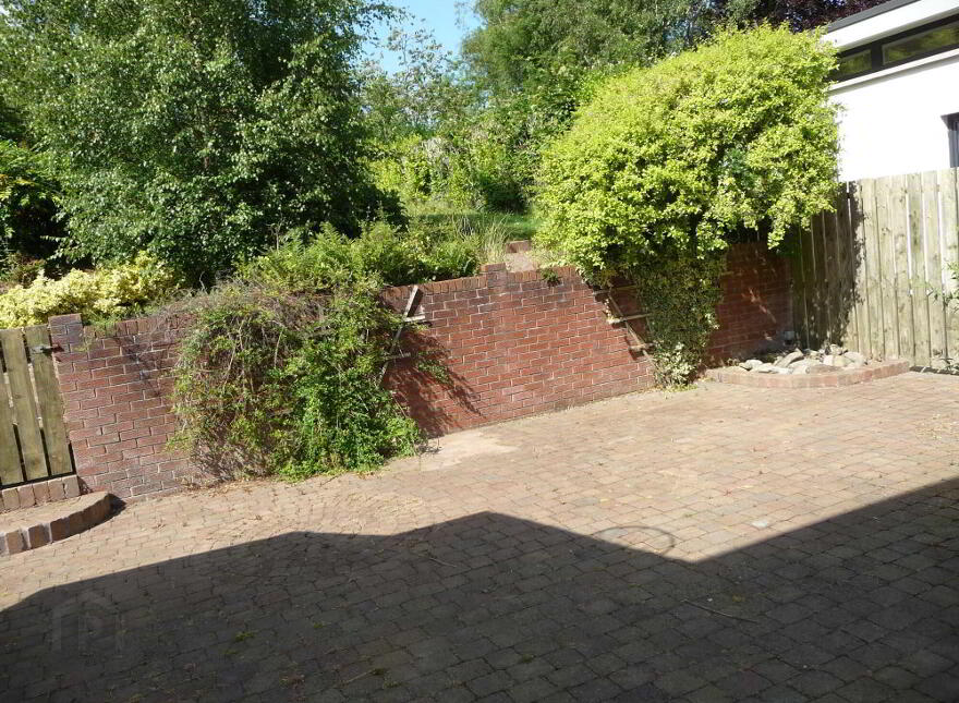 14 Cleaver Park, Malone Road, Belfast, BT9 5HX