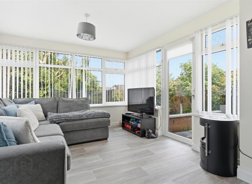 3 Moyra Crescent, Saintfield, BT24 7AG