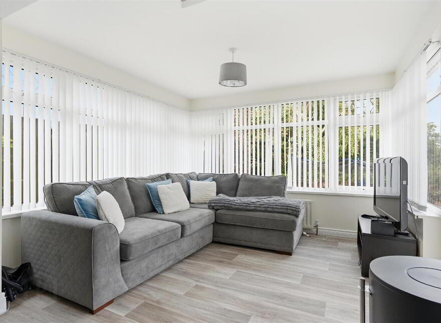 3 Moyra Crescent, Saintfield, BT24 7AG