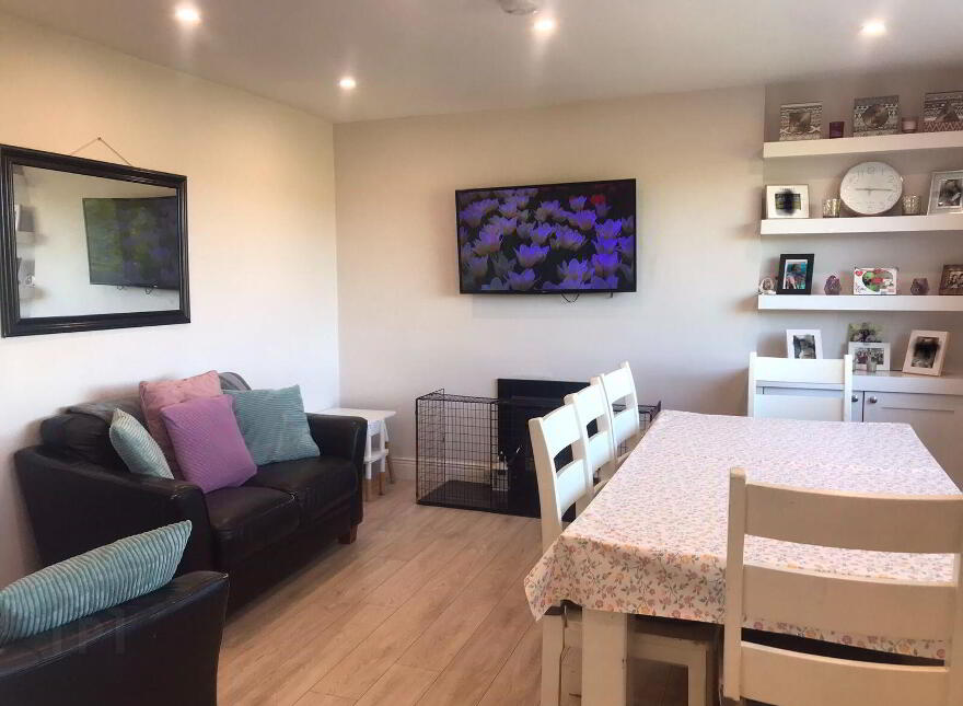 5 Slip Lawn, Slip, Bantry, P75E221