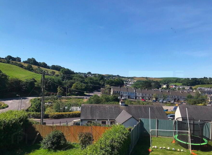 5 Slip Lawn, Slip, Bantry, P75E221