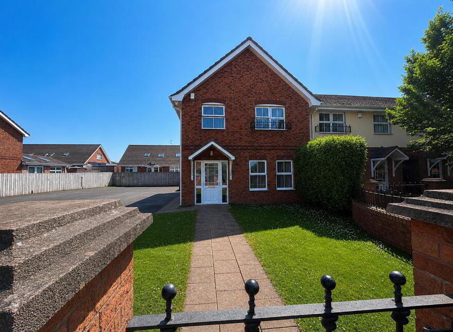 6 Summer Meadows Court, Waterside, L'Derry, BT47 6SF
