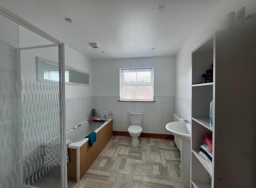 6 Summer Meadows Court, Waterside, L'Derry, BT47 6SF