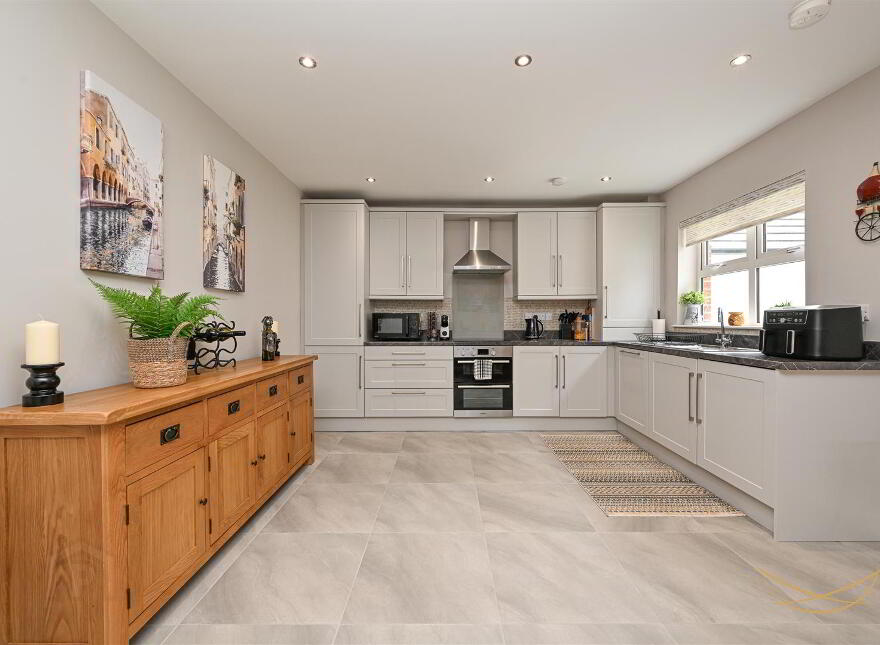 27 Rushfield Place, Ballyclare, BT39 0FR
