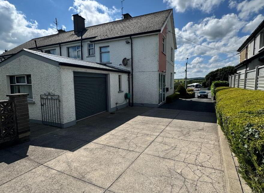 "Castleblayney Road", Carrickmacross, A81AK09