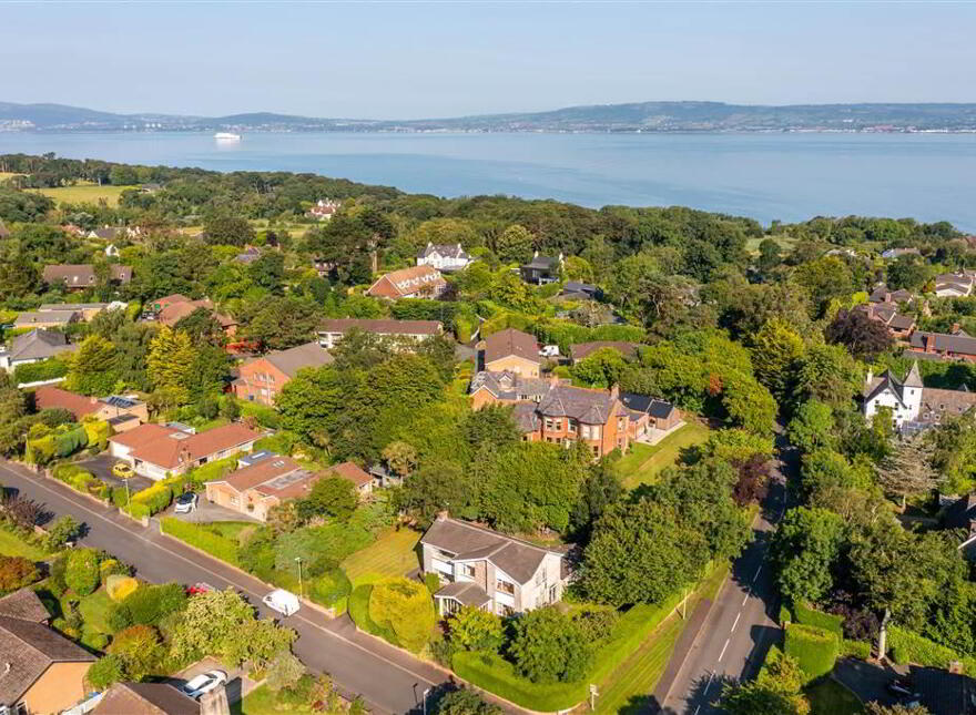 1 Woodland Avenue, Helens Bay, BT19 1TX
