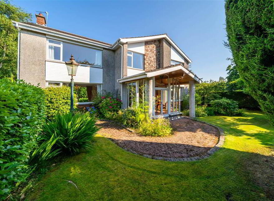 1 Woodland Avenue, Helens Bay, BT19 1TX