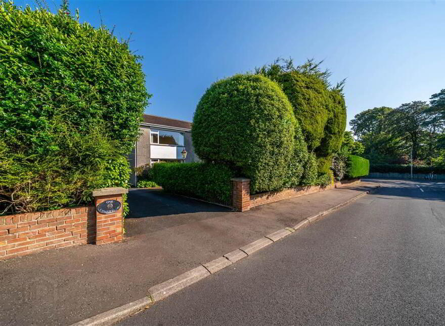 1 Woodland Avenue, Helens Bay, BT19 1TX