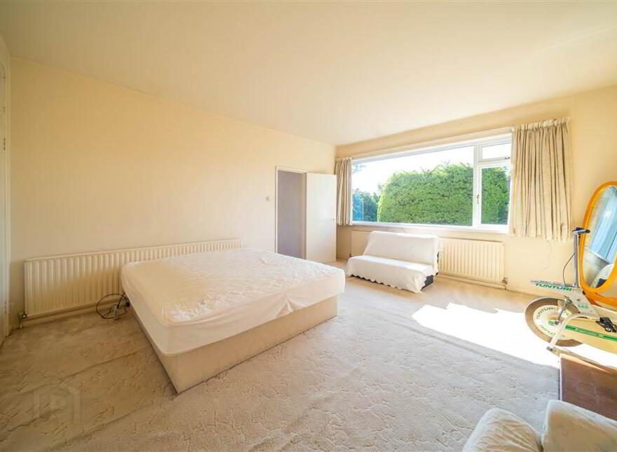 1 Woodland Avenue, Helens Bay, BT19 1TX