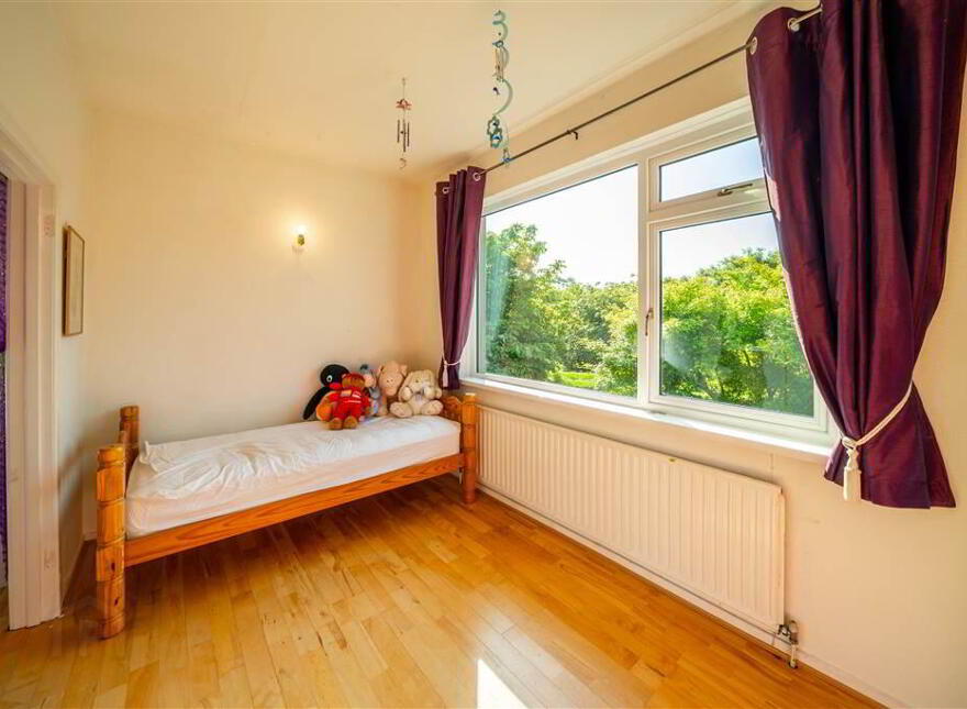 1 Woodland Avenue, Helens Bay, BT19 1TX