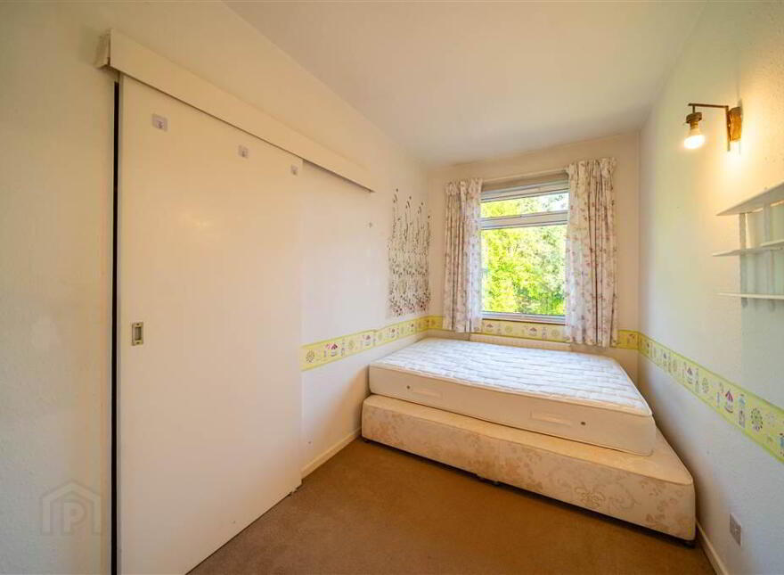 1 Woodland Avenue, Helens Bay, BT19 1TX