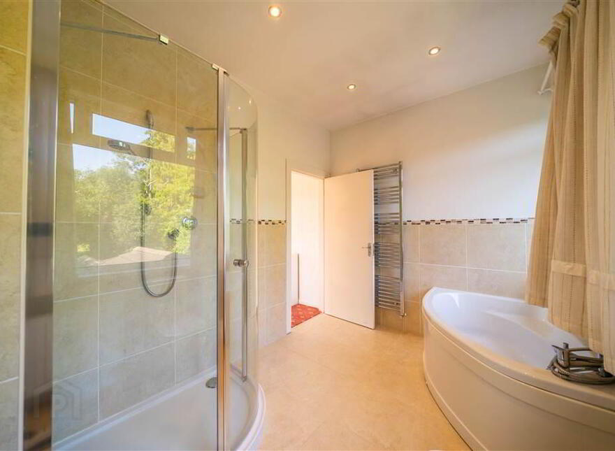 1 Woodland Avenue, Helens Bay, BT19 1TX